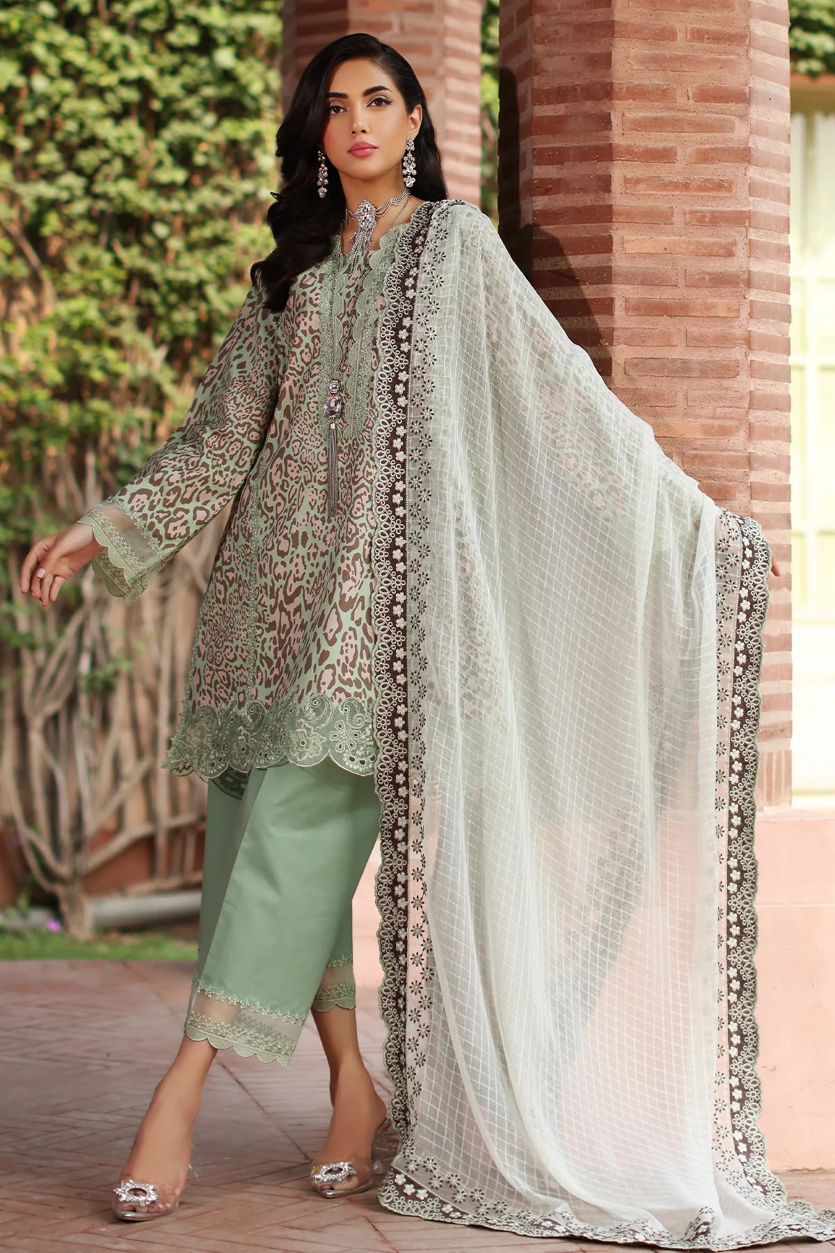 Chrizma Combination - 3-PC Embroidered Lawn Collection CCS-4-26